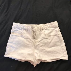 27 Club Monaco White Summer Shorts